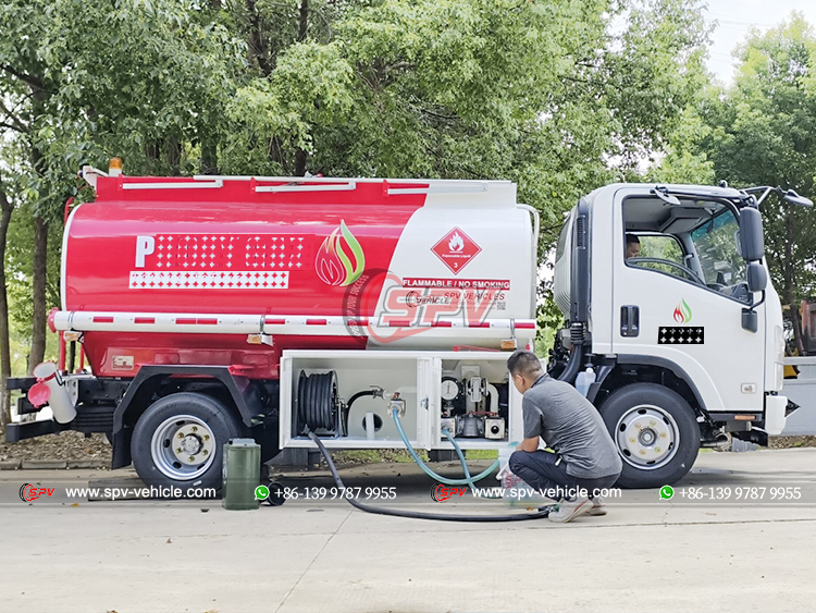 6,000 Litres  Refueling Truck - Pumping Fuel Test